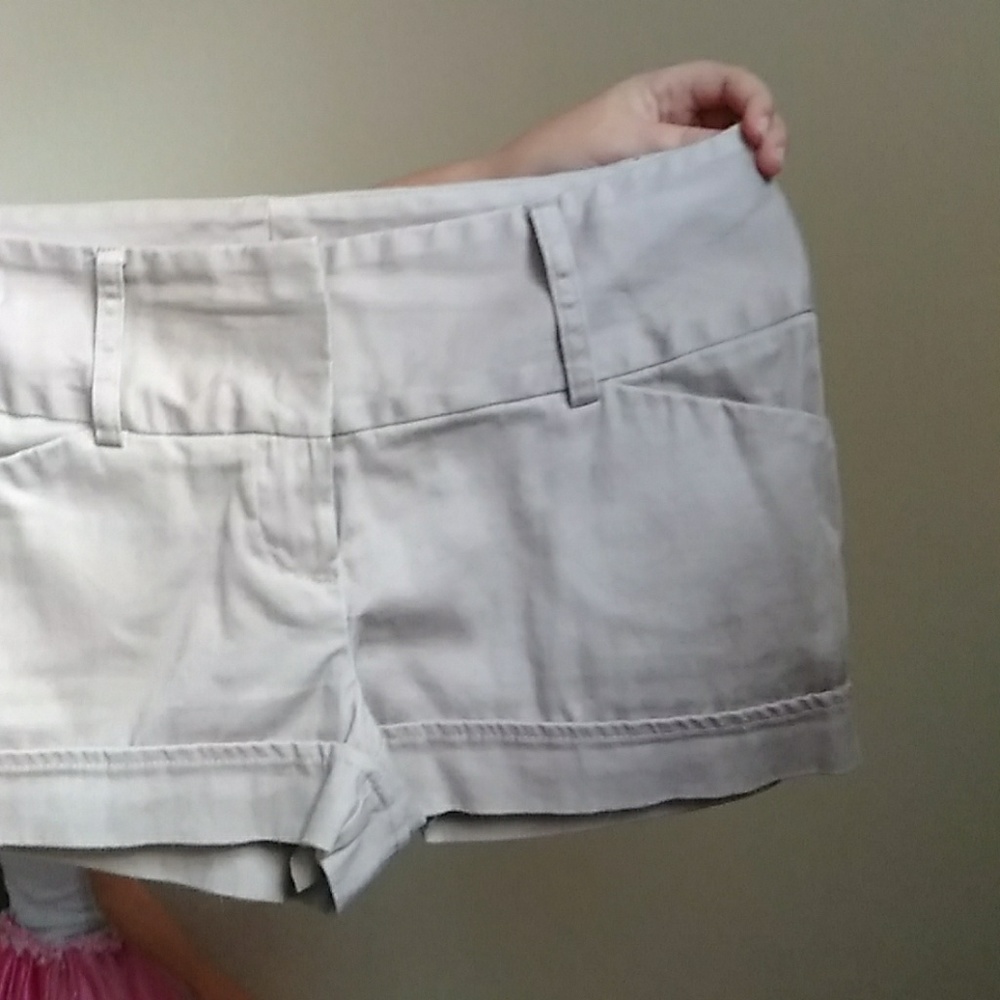 Shorts - Picture 3 of 3